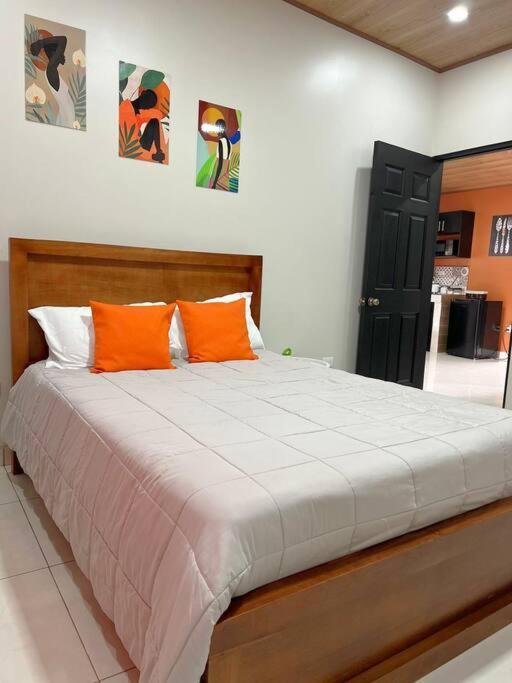 Orange Apartment 5 Min Aeropuerto Juan Santamaria 알라후엘라 외부 사진
