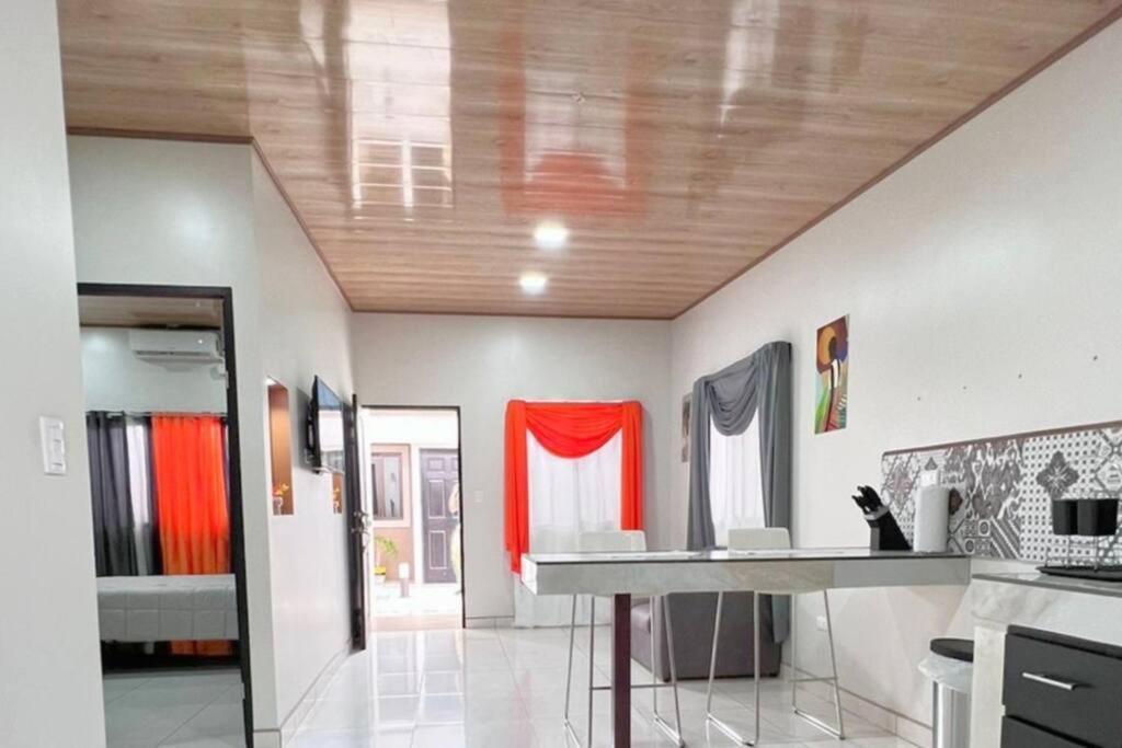 Orange Apartment 5 Min Aeropuerto Juan Santamaria 알라후엘라 외부 사진