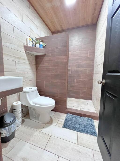 Orange Apartment 5 Min Aeropuerto Juan Santamaria 알라후엘라 외부 사진